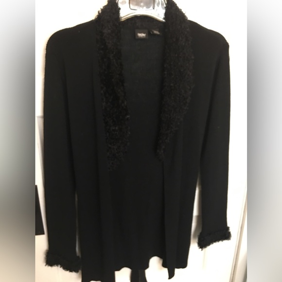 BLACK SWEATER - Picture 2 of 8